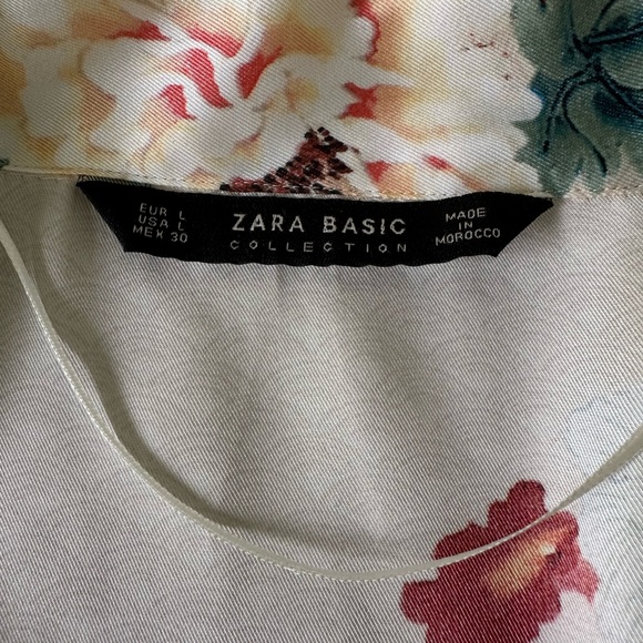 Gorgeous Zara Pajama-Style Floral Blouse Size Large - Picture 3 of 6